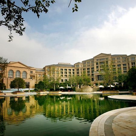 Landison Green Town Hotel Xinchang מראה חיצוני תמונה