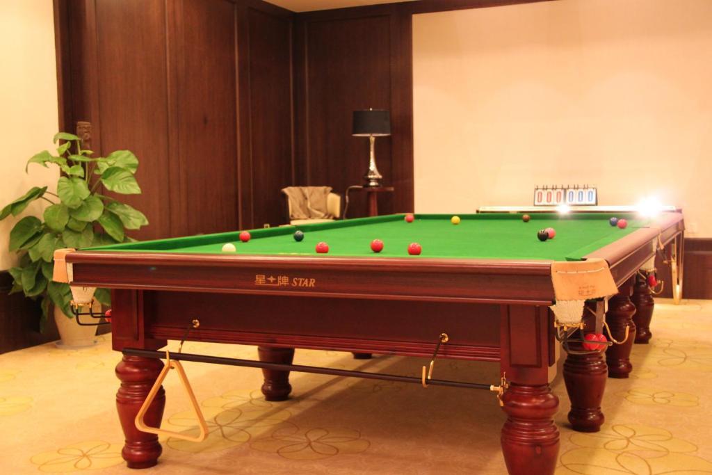Landison Green Town Hotel Xinchang מראה חיצוני תמונה