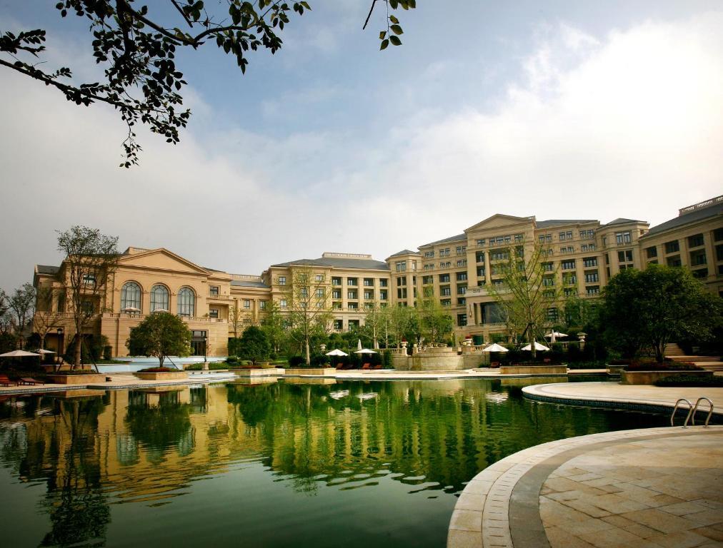 Landison Green Town Hotel Xinchang מראה חיצוני תמונה