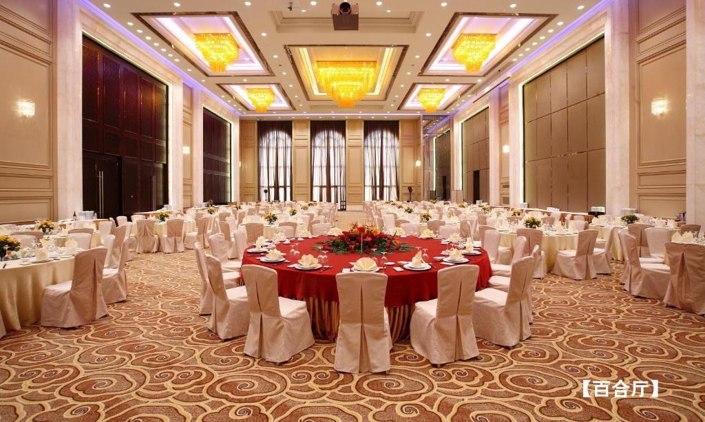 Landison Green Town Hotel Xinchang מראה חיצוני תמונה